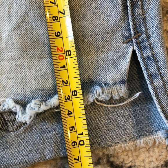 Free People Raw Edge Denim Distressed Cut-off Shorts Size 24 - Picture 11 of 15